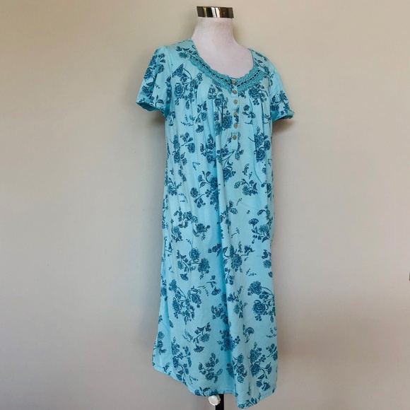 Blue Floral Pullover Nightgown Medium Short Sleeves SECRET TREASURES - Picture 4 of 9